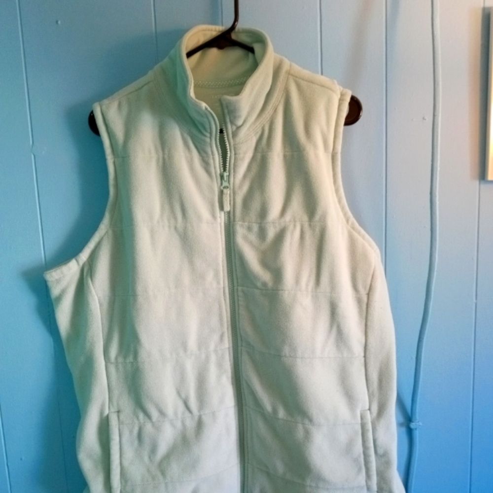 Women fleece vest. Mint size 20-22.